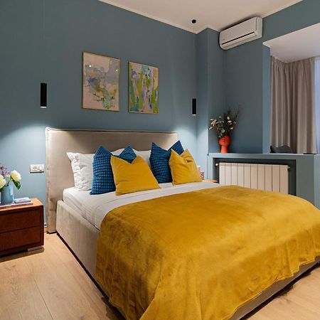 Celestial Azure - Tranquil 1Br In Piata Universitatii Bukarest Eksteriør billede